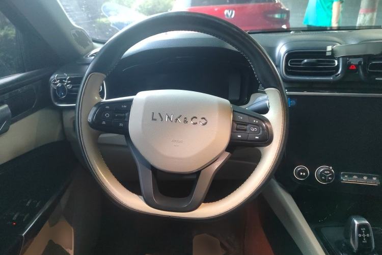 Used Lynk & Co 02 2019 1.5T DCT Two-Wheel Drive Zhaoban Version China VI Standard Steering Wheel