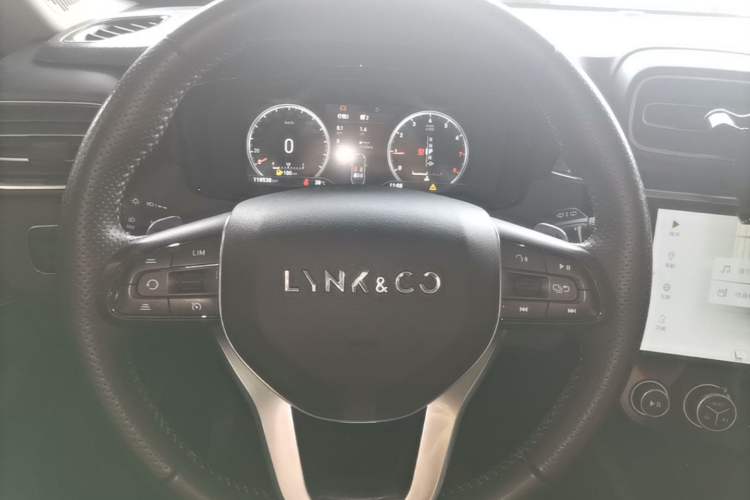 Used Lynk & Co 02 2019 1.5T DCT Two-Wheel Drive Sporty Version China VI Standard Steering Wheel
