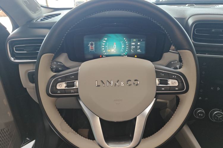 Used Lynk & Co 02 2019 1.5T DCT Two-Wheel Drive Shine Pro Edition China VI Standard Steering Wheel