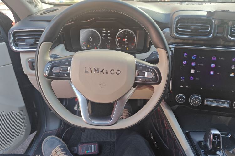 Used Lynk & Co 02 2019 High-Energy Edition 2.0T Automatic Two-Wheel Drive Shine Pro Edition China VI Standard Steering Wheel