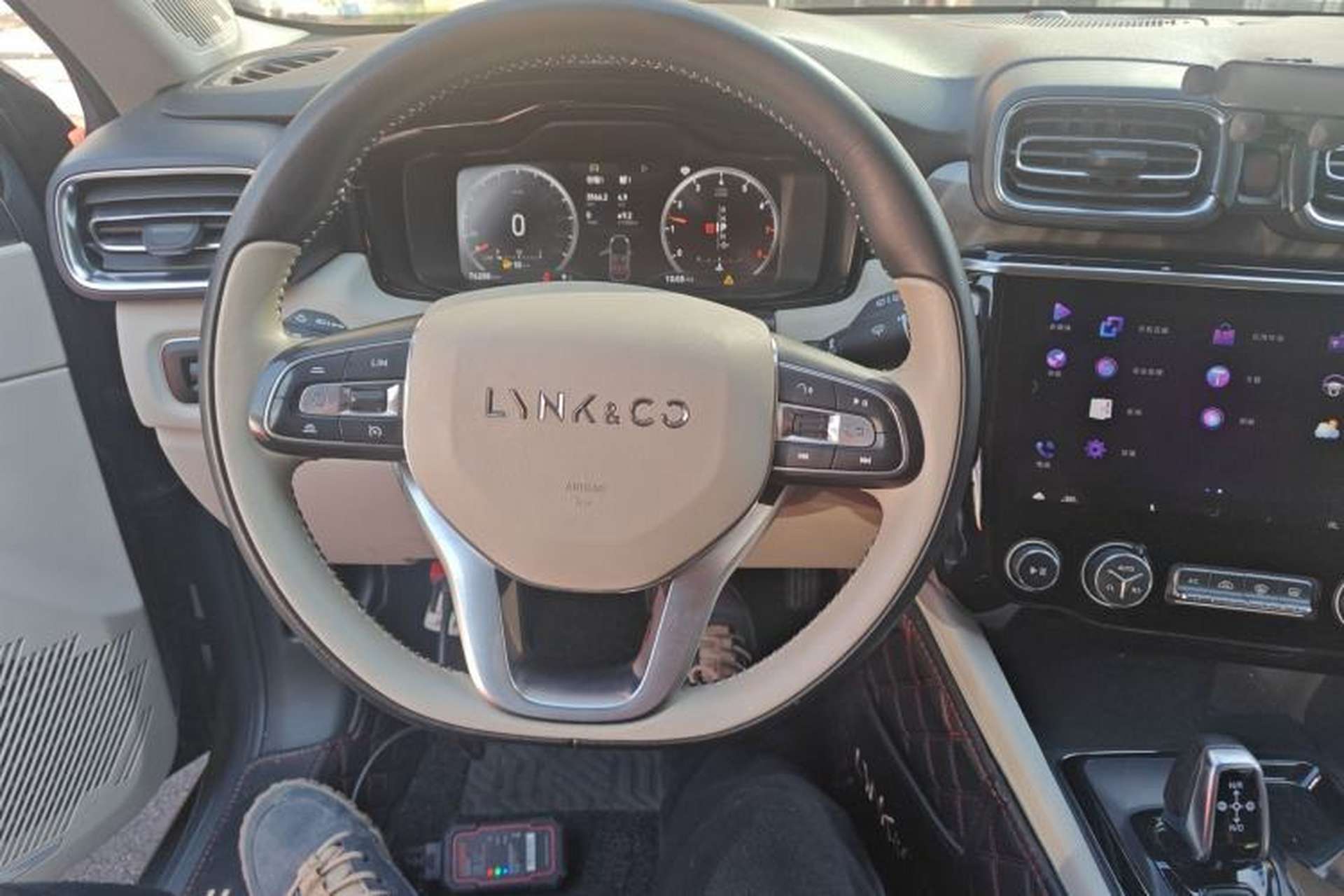 Used Lynk & Co 02 2019 High-Energy Edition 2.0T Automatic Two-Wheel Drive Shine Pro Edition China VI Standard Steering Wheel