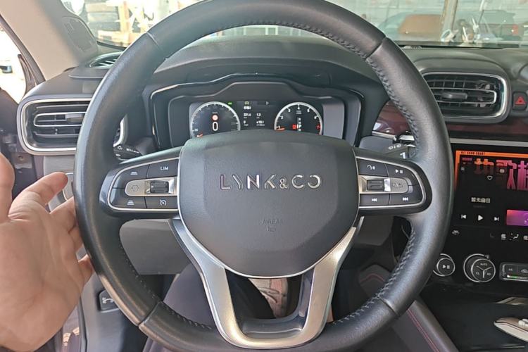 Used Lynk & Co 02 2019 High-Energy Edition 2.0T Automatic Two-Wheel Drive Shine Pro Edition China VI Standard Steering Wheel