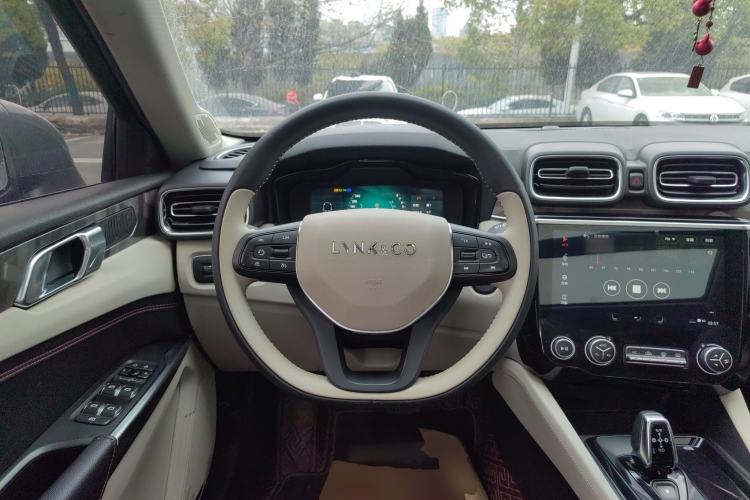Used Lynk & Co 02 2019 1.5T DCT Two-Wheel Drive Zhaoban Version China VI Standard Steering Wheel