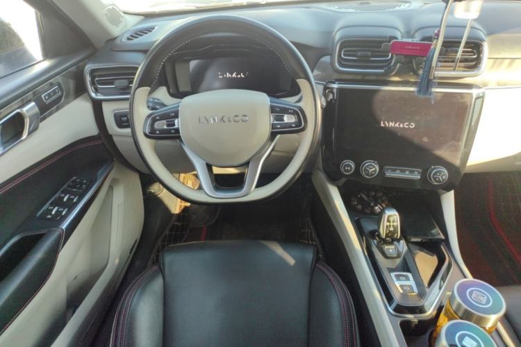 Used Lynk & Co 02 2019 1.5T DCT Two-Wheel Drive Shine Pro Edition China VI Standard Steering Wheel