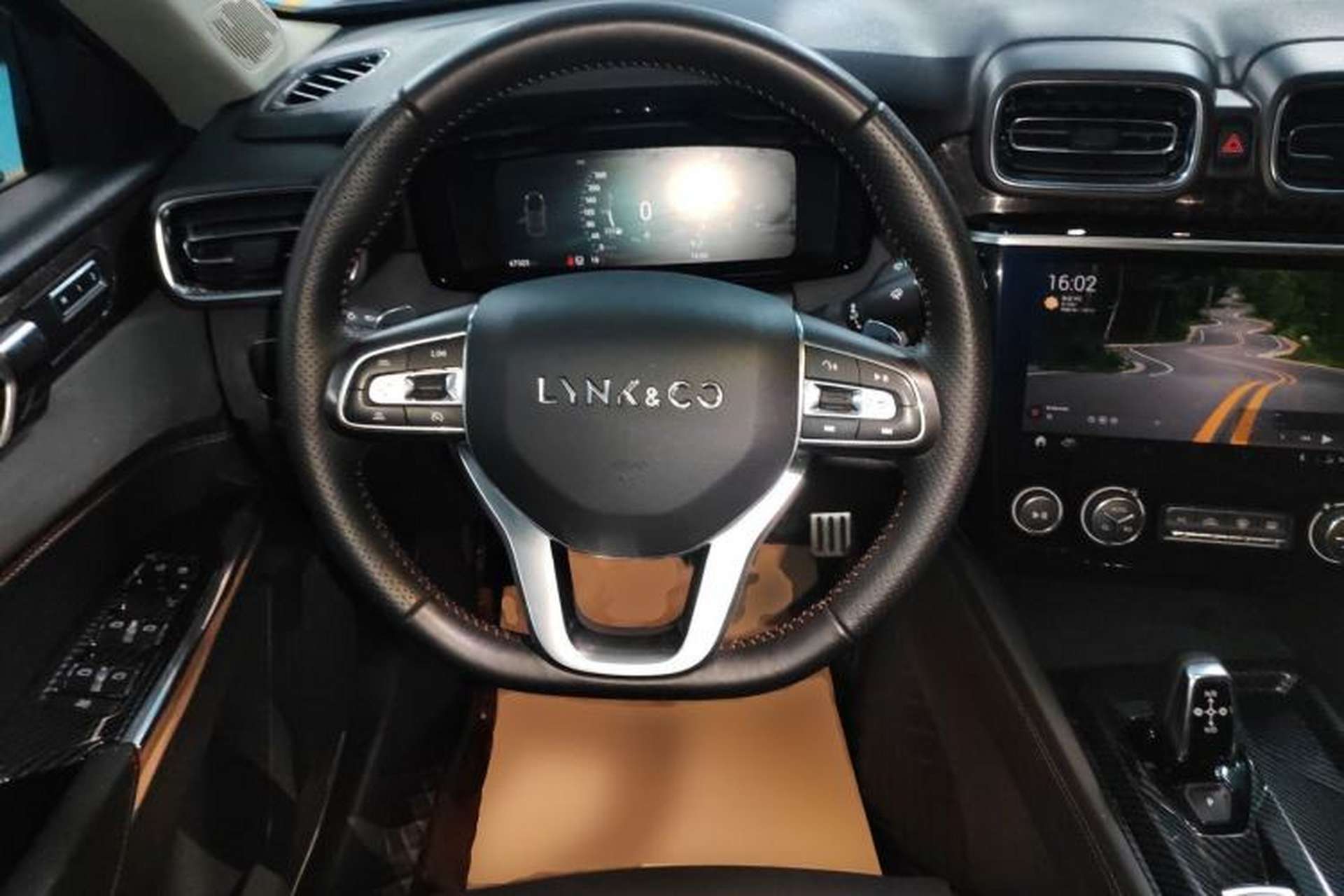 Used Lynk & Co 02 2019 High-Energy Edition 2.0T Automatic Two-Wheel Drive Shine Pro Edition China VI Standard Steering Wheel
