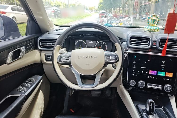 Used Lynk & Co 02 2019 1.5T DCT Two-Wheel Drive Shine Pro Edition China VI Standard Steering Wheel
