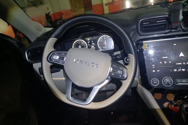 Used Lynk & Co 02 2019 High-Energy Edition 2.0T Automatic Two-Wheel Drive Shine Pro Edition China VI Standard Steering Wheel