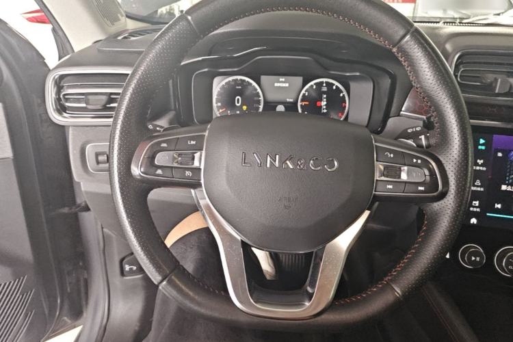 Used Lynk & Co 02 2019 1.5T DCT Two-Wheel Drive Pro Edition China VI Standard Steering Wheel