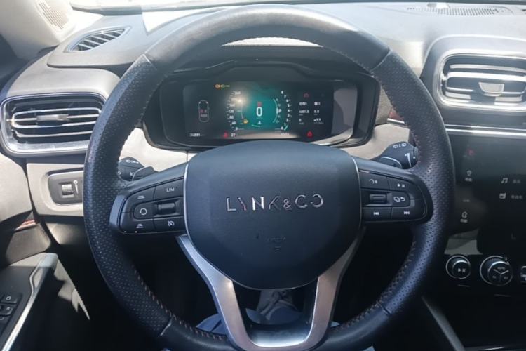Used Lynk & Co 02 2019 1.5T DCT Two-Wheel Drive Sporty Version China VI Standard Steering Wheel