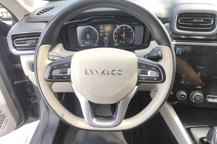Used Lynk & Co 02 2019 1.5T DCT Two-Wheel Drive Shine Pro Edition China VI Standard Steering Wheel