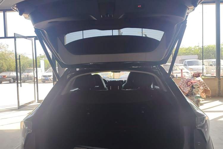 Used Lynk & Co 02 2019 1.5T DCT Two-Wheel Drive Pro Edition China VI Standard Trunk