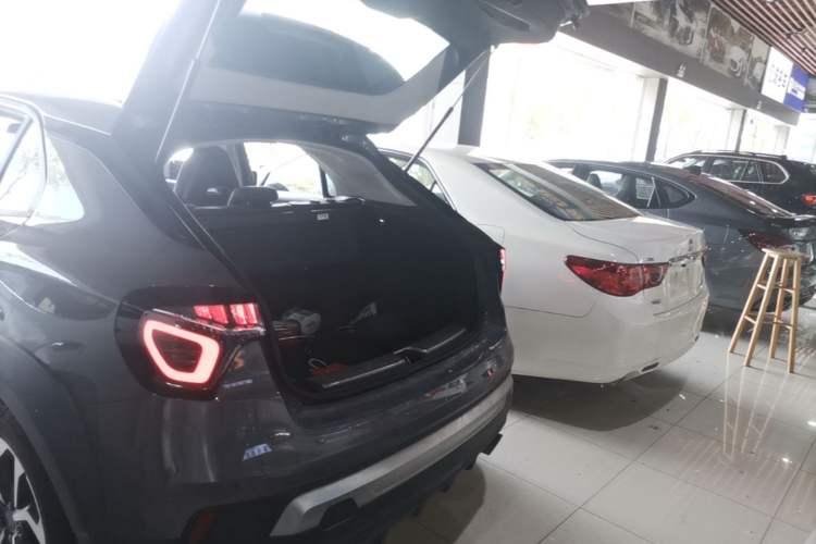 Used Lynk & Co 02 2019 1.5T DCT Two-Wheel Drive Sporty Version China VI Standard Trunk