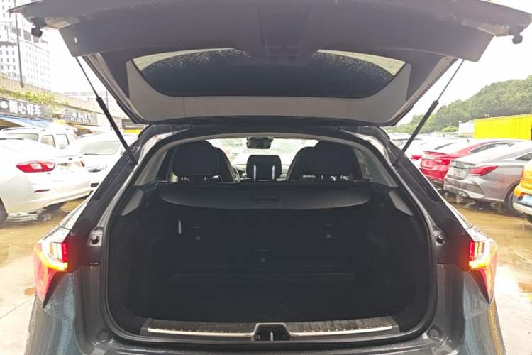 Used Lynk & Co 02 2019 1.5T DCT Two-Wheel Drive Shine Pro Edition China VI Standard Trunk