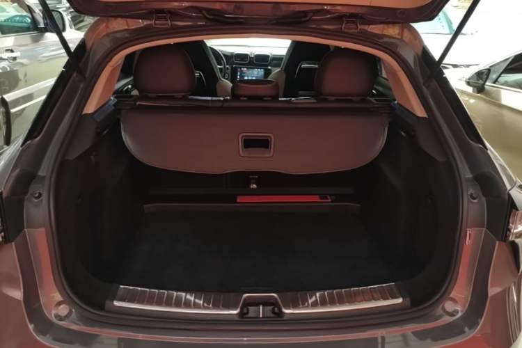 Used Lynk & Co 02 2019 High-Energy Edition 2.0T Automatic Two-Wheel Drive Zhaoban Model China VI Standard Trunk