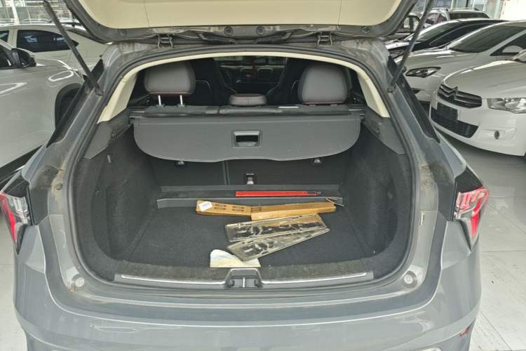 Used Lynk & Co 02 2019 1.5T DCT Two-Wheel Drive Pro Edition China VI Standard Trunk