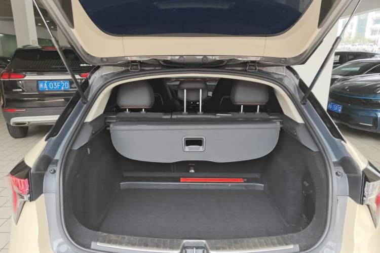 Used Lynk & Co 02 2019 1.5T DCT Two-Wheel Drive Pro Edition China VI Standard Trunk