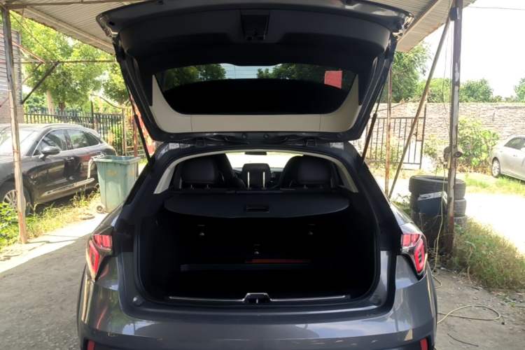 Used Lynk & Co 02 2019 1.5T DCT Two-Wheel Drive Sporty Version China VI Standard Trunk