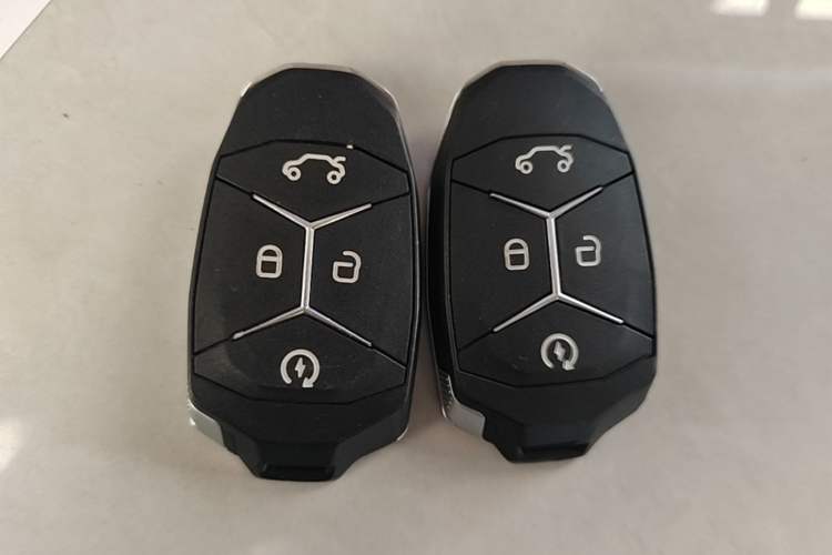 Used Lynk & Co 02 2019 High-Energy Edition 2.0T Automatic Two-Wheel Drive Shine Pro Edition China VI Standard Vehicle Key