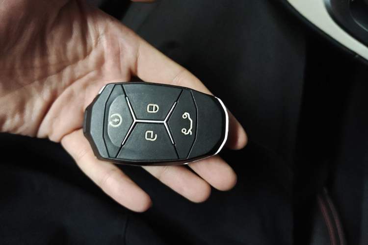 Used Lynk & Co 02 2019 High-Energy Edition 2.0T Automatic Two-Wheel Drive Shine Pro Edition China VI Standard Vehicle Key