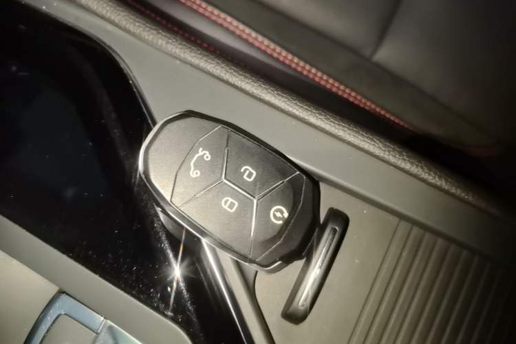 Used Lynk & Co 02 2019 High-Energy Edition 2.0T Automatic Two-Wheel Drive Pro Version China VI Standard Vehicle Key