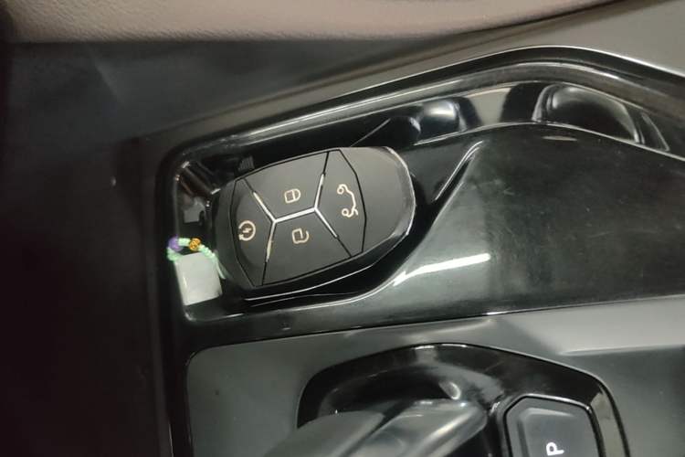Used Lynk & Co 02 2019 High-Energy Edition 2.0T Automatic Two-Wheel Drive Shine Pro Edition China VI Standard Vehicle Key