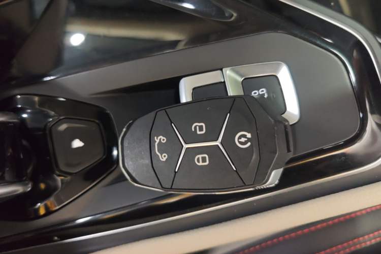 Used Lynk & Co 02 2019 1.5T DCT Two-Wheel Drive Zhaoban Version China VI Standard Vehicle Key