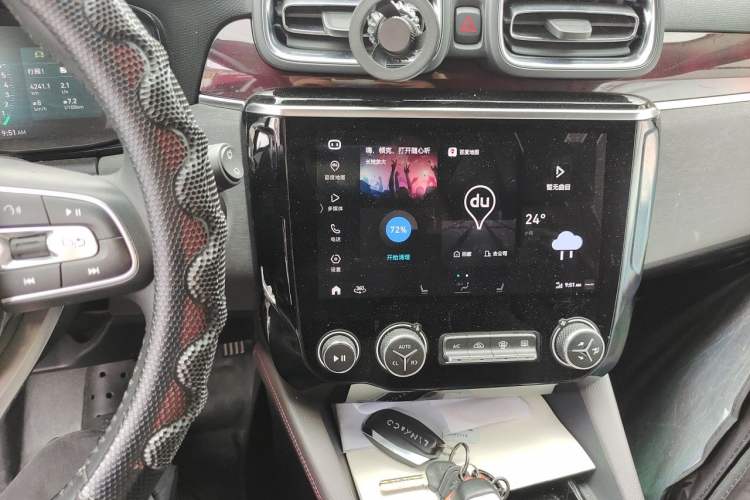 Used Lynk & Co 02 2019 High-Energy Edition 2.0T Automatic Two-Wheel Drive Shine Pro Edition China VI Standard Audio And AC Panel