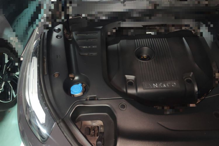 Used Lynk & Co 02 2019 High-Energy Edition 2.0T Automatic Two-Wheel Drive Shine Pro Edition China VI Standard Engine Bay Right