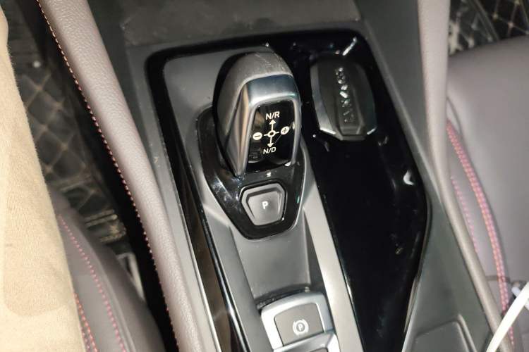 Used Lynk & Co 02 2019 High-Energy Edition 2.0T Automatic Two-Wheel Drive Shine Pro Edition China VI Standard Gear Lever