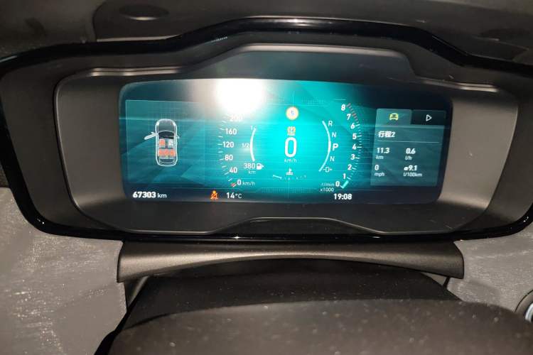 Used Lynk & Co 02 2019 High-Energy Edition 2.0T Automatic Two-Wheel Drive Shine Pro Edition China VI Standard Instrument Cluster