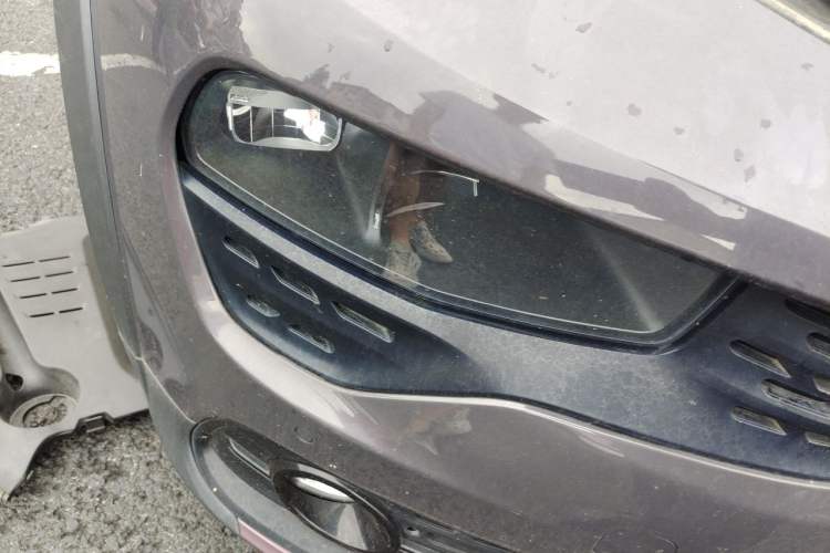 Used Lynk & Co 02 2019 High-Energy Edition 2.0T Automatic Two-Wheel Drive Shine Pro Edition China VI Standard Right Front Headlight