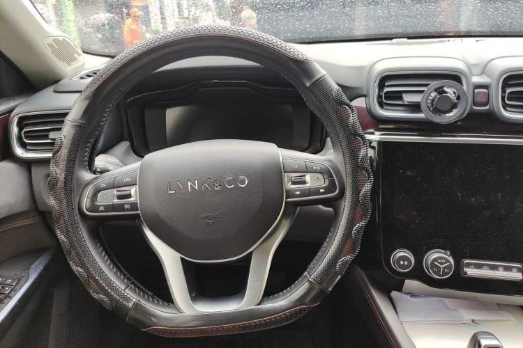 Used Lynk & Co 02 2019 High-Energy Edition 2.0T Automatic Two-Wheel Drive Shine Pro Edition China VI Standard Steering Wheel