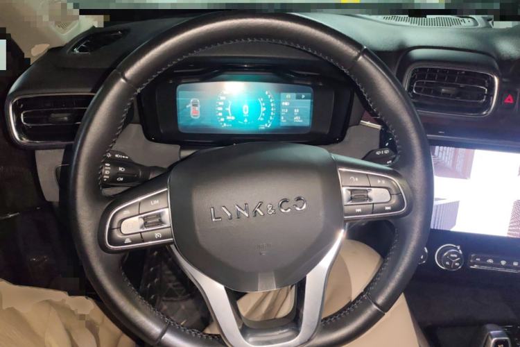 Used Lynk & Co 02 2019 High-Energy Edition 2.0T Automatic Two-Wheel Drive Shine Pro Edition China VI Standard Steering Wheel
