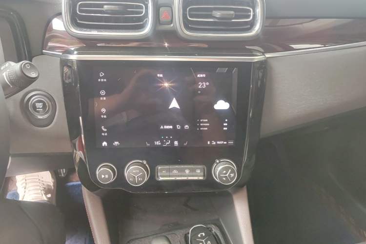 Used Lynk & Co 02 2019 High-Energy Edition 2.0T Automatic Two-Wheel Drive Shine Pro Edition China VI Standard Audio And AC Panel