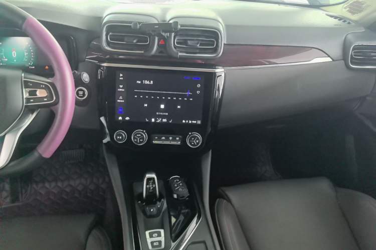 Used Lynk & Co 02 2019 1.5T DCT Two-Wheel Drive Shine Pro Edition China VI Standard Audio And AC Panel