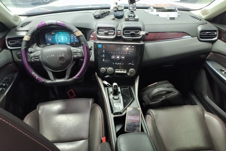 Used Lynk & Co 02 2019 High-Energy Edition 2.0T Automatic Two-Wheel Drive Zhaoban Model China VI Standard Center Console