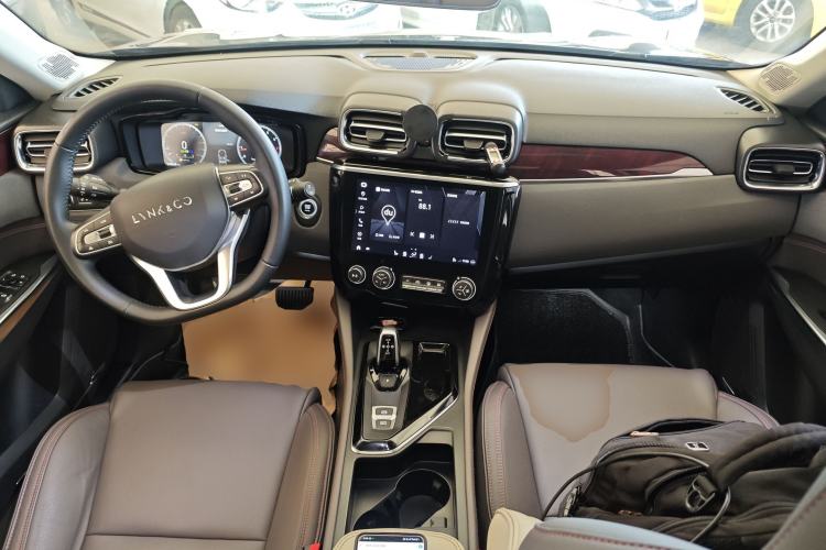 Used Lynk & Co 02 2019 High-Energy Edition 2.0T Automatic Two-Wheel Drive Shine Pro Edition China VI Standard Center Console