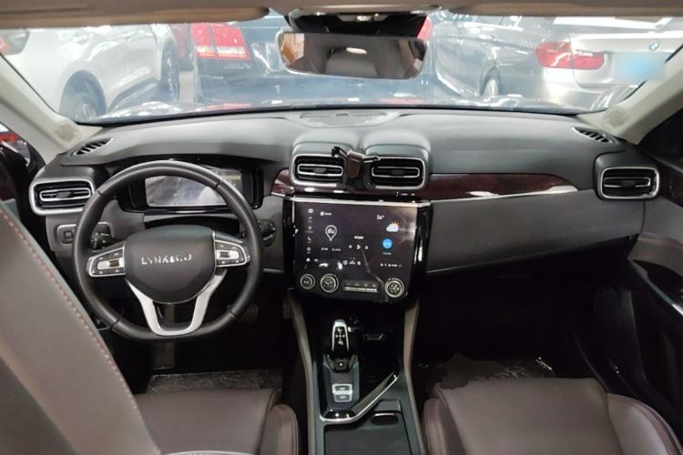 Used Lynk & Co 02 2019 High-Energy Edition 2.0T Automatic Two-Wheel Drive Shine Pro Edition China VI Standard Center Console
