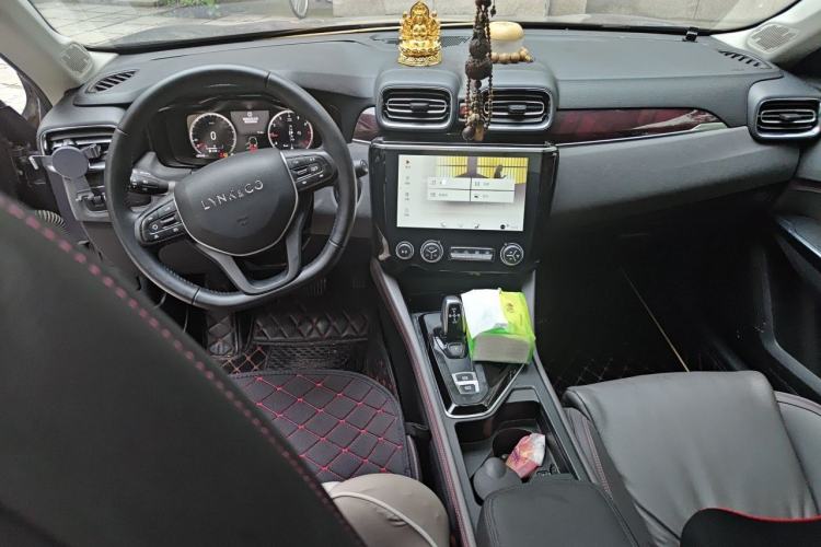 Used Lynk & Co 02 2019 High-Energy Edition 2.0T Automatic Two-Wheel Drive Zhaoban Model China VI Standard Center Console