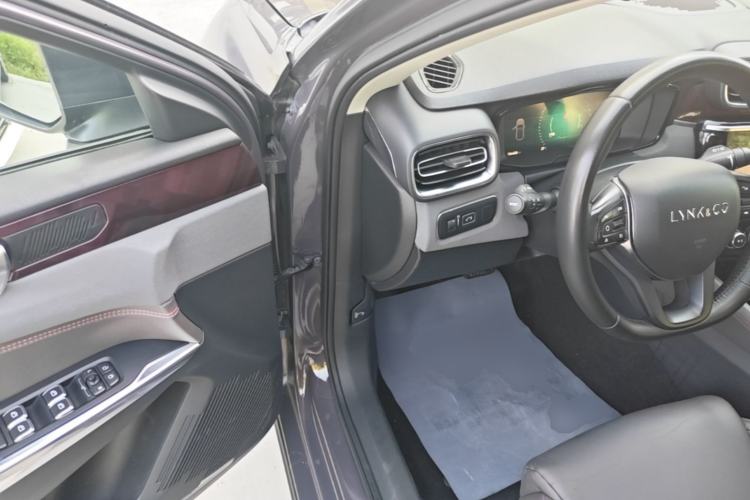 Used Lynk & Co 02 2019 High-Energy Edition 2.0T Automatic Two-Wheel Drive Zhaoban Model China VI Standard Driver Seat