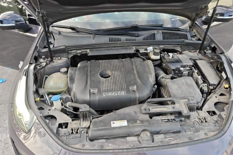 Used Lynk & Co 02 2019 High-Energy Edition 2.0T Automatic Two-Wheel Drive Shine Pro Edition China VI Standard Engine Bay