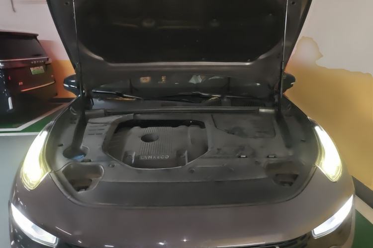 Used Lynk & Co 02 2019 High-Energy Edition 2.0T Automatic Two-Wheel Drive Shine Pro Edition China VI Standard Engine Bay