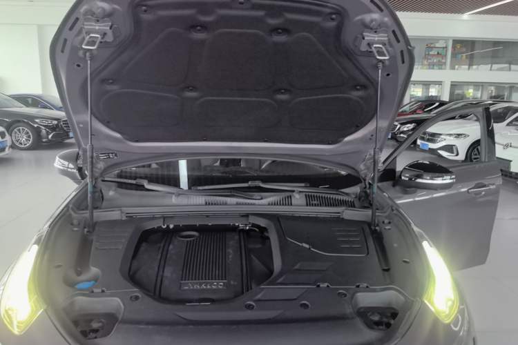 Used Lynk & Co 02 2019 1.5T DCT Two-Wheel Drive Shine Pro Edition China VI Standard Engine Bay