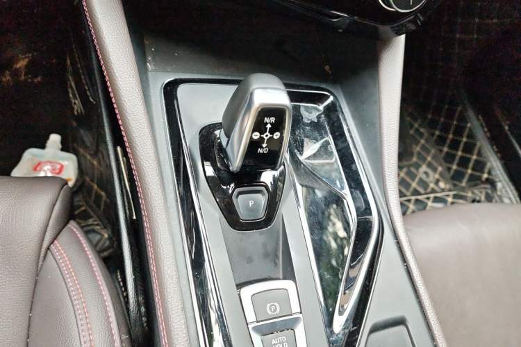 Used Lynk & Co 02 2019 High-Energy Edition 2.0T Automatic Two-Wheel Drive Shine Pro Edition China VI Standard Gear Lever