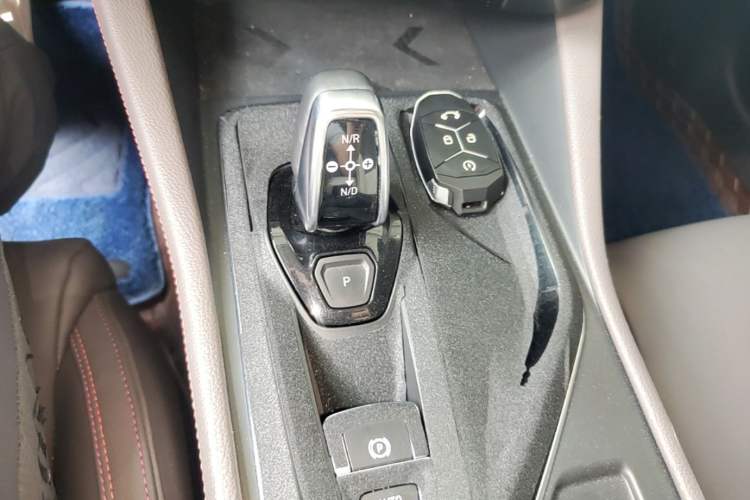 Used Lynk & Co 02 2019 High-Energy Edition 2.0T Automatic Two-Wheel Drive Shine Pro Edition China VI Standard Gear Lever