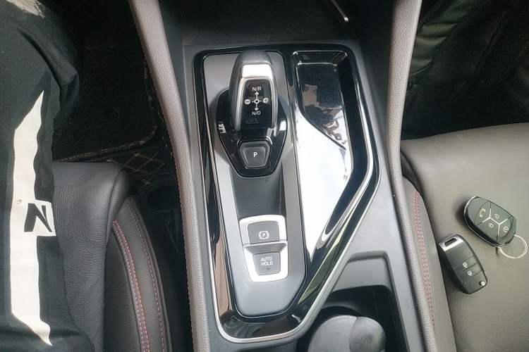 Used Lynk & Co 02 2019 High-Energy Edition 2.0T Automatic Two-Wheel Drive Shine Pro Edition China VI Standard Gear Lever
