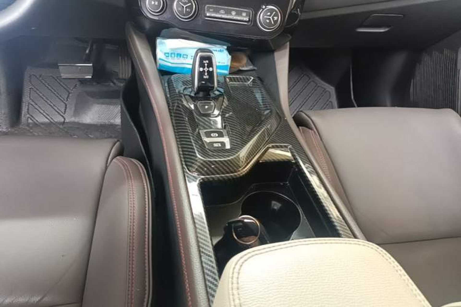 Used Lynk & Co 02 2019 High-Energy Edition 2.0T Automatic Two-Wheel Drive Shine Pro Edition China VI Standard Gear Lever