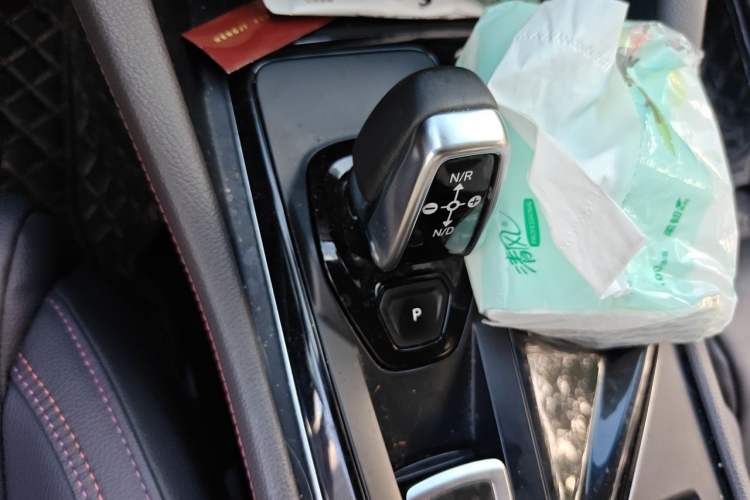 Used Lynk & Co 02 2019 High-Energy Edition 2.0T Automatic Two-Wheel Drive Shine Pro Edition China VI Standard Gear Lever