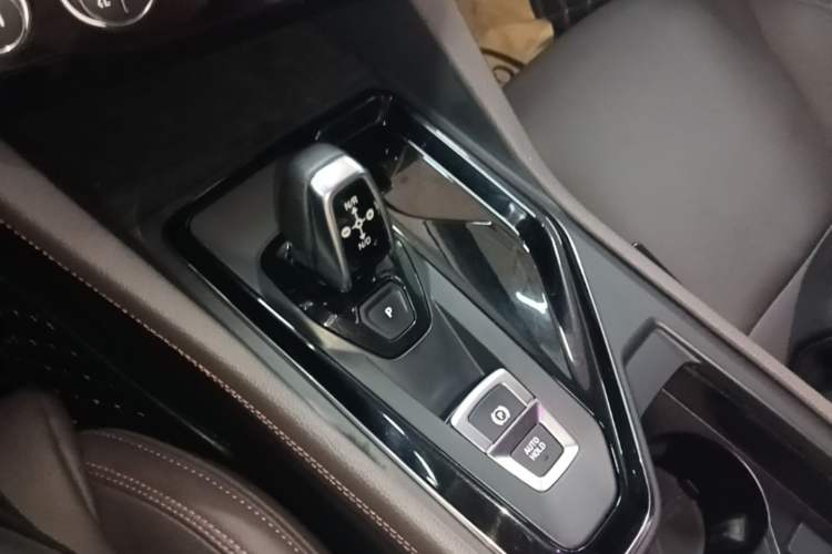 Used Lynk & Co 02 2019 High-Energy Edition 2.0T Automatic Two-Wheel Drive Shine Pro Edition China VI Standard Gear Lever