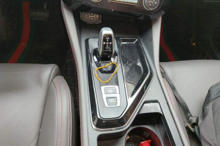 Used Lynk & Co 02 2019 High-Energy Edition 2.0T Automatic Two-Wheel Drive Shine Pro Edition China VI Standard Gear Lever